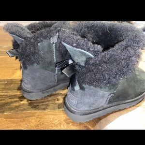 Ugg mini Bailey Bow Boots